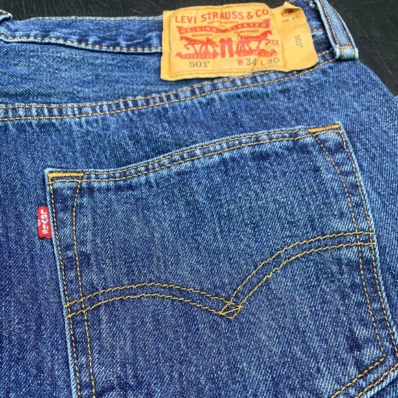 Levi 501 Jeans for Men or Women (34/30) - Picture 9 of 12